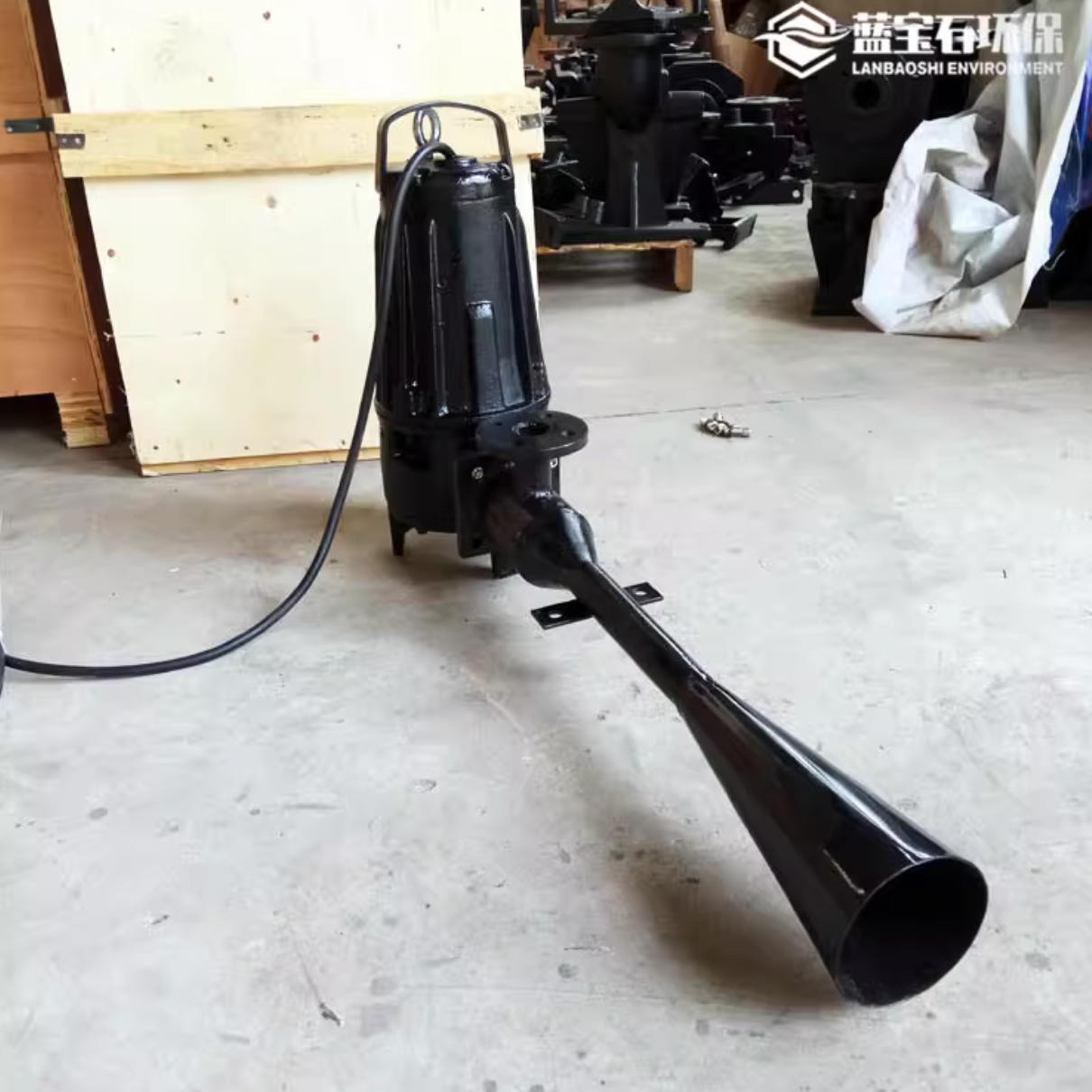 南京藍(lán)寶石環(huán)保與湖南公司合作，提供QSB0.75kw潛水射流曝氣機(jī)設(shè)備